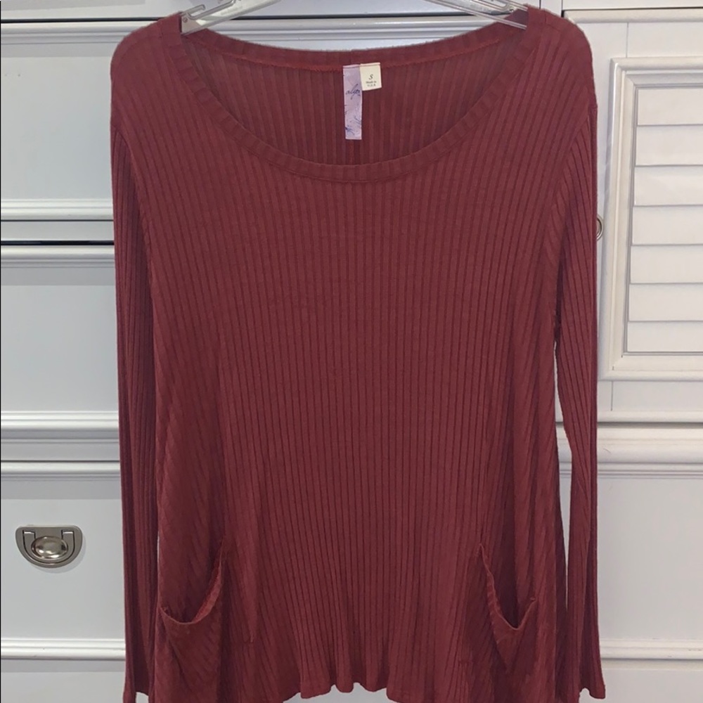 Women’s Ribbed Knit Top
